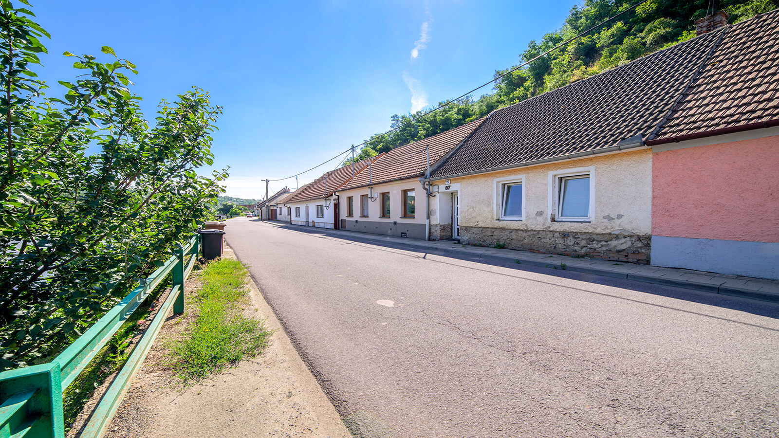 Prodej RD 2+1 cp. 88m2, garáž, Dolní Kounice