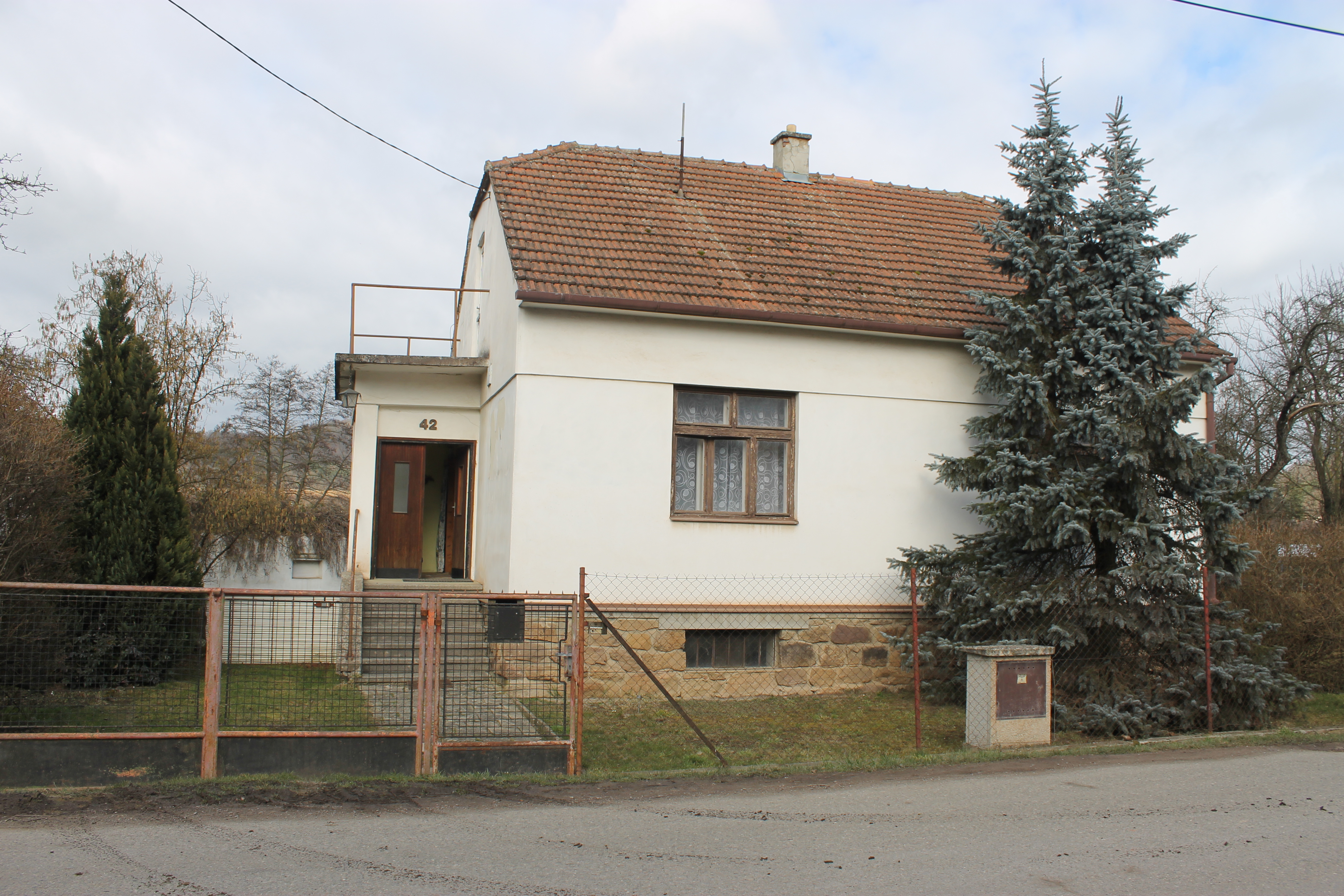 Prodej zděného RD se zahradou v Lomničce, CP 749 m²