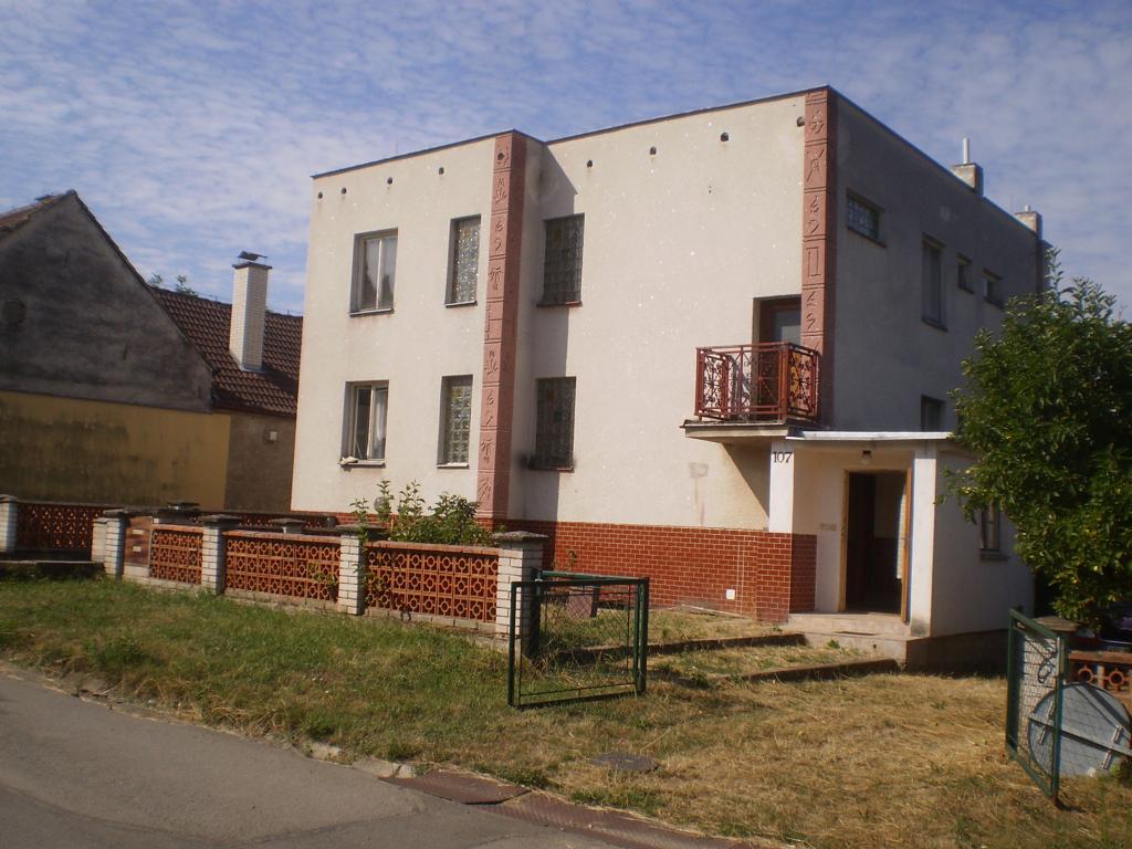 Prodej  samostatně stojícího RD 6+2 CP 1585m2 s vinohradem, Troskotovice