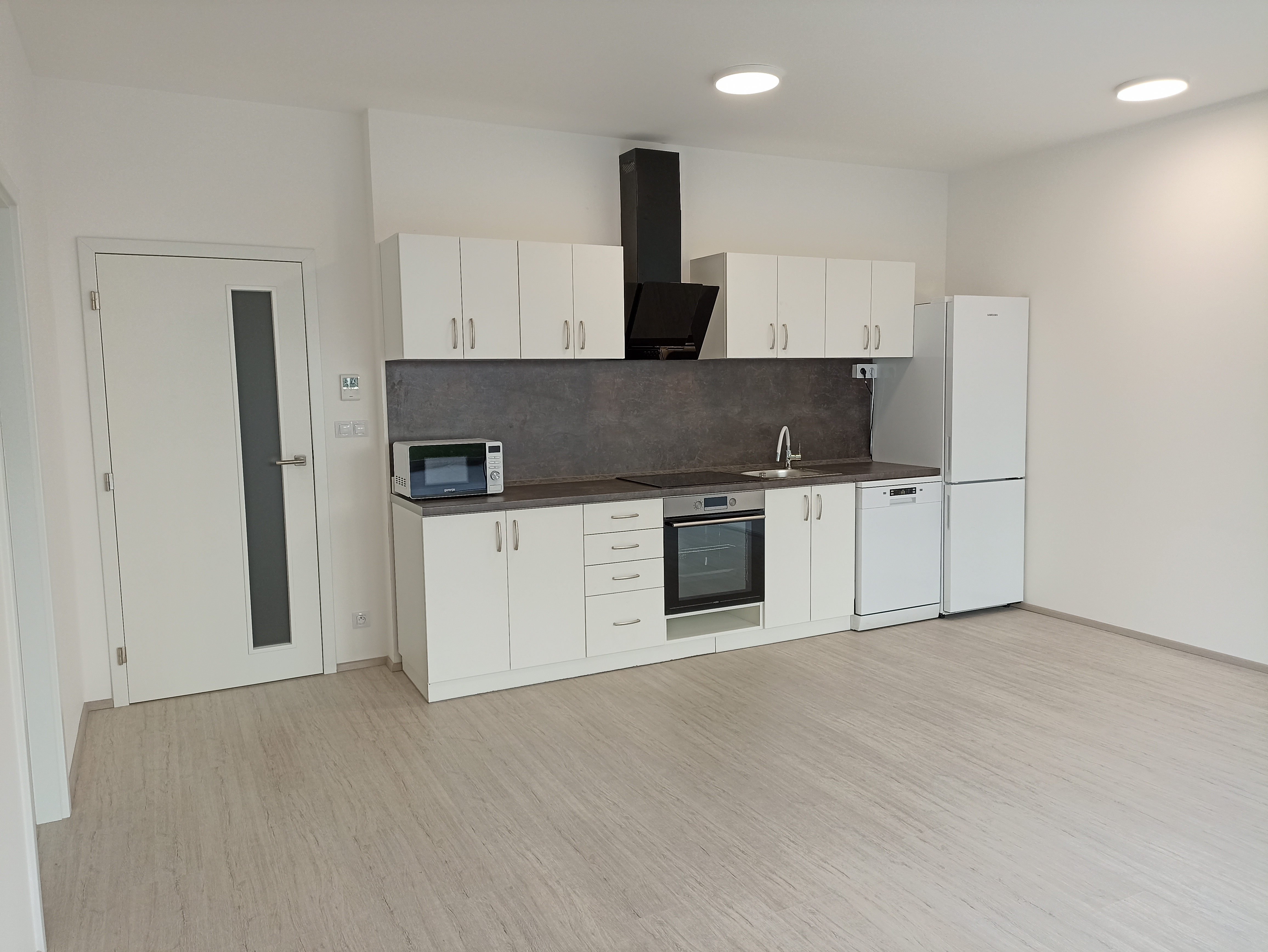 Pronájem novostavby bytu 2+kk ul. Sportovní, CP 58 m2 + terasa, garážové stání
