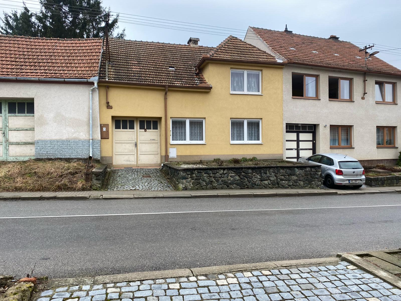 Prodej RD 4+1 Bošovice, CP 626 m2 s průjezdem do dvora, dílna, zahrada