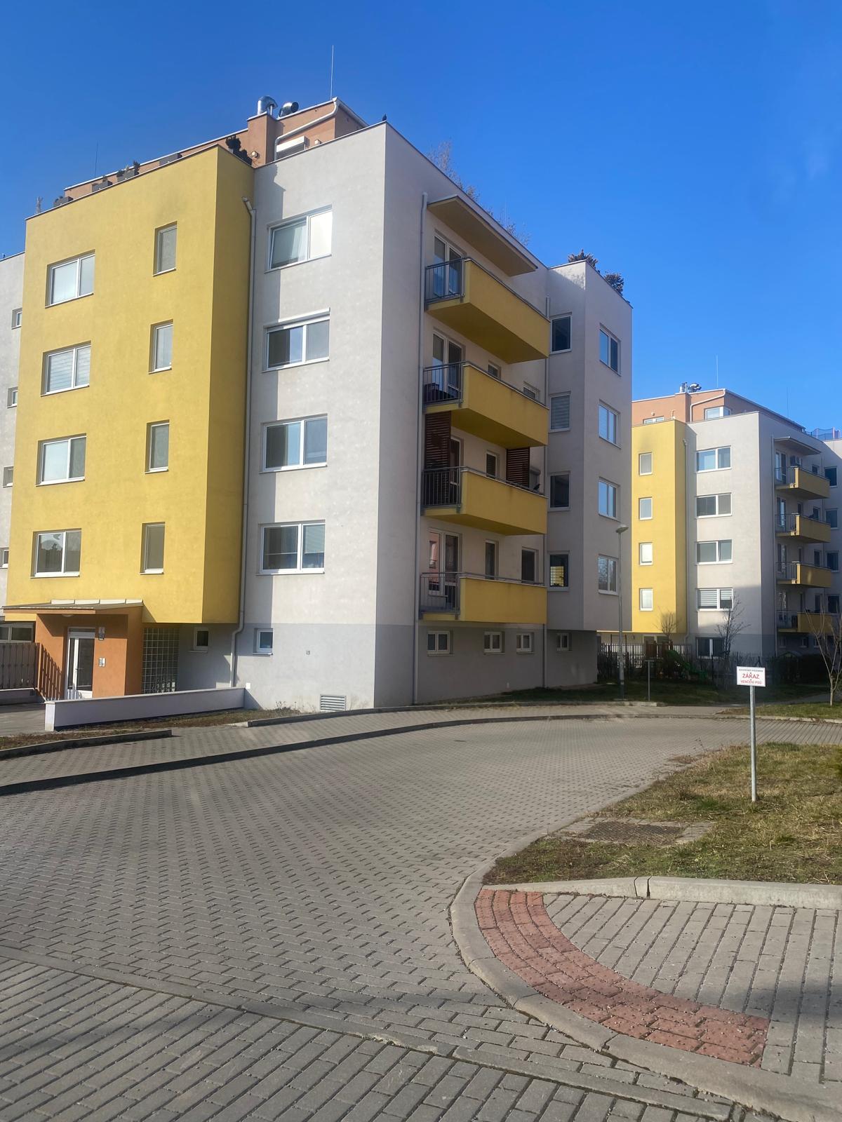 Prodej bytu 3+KK, CP 65,9 m2, Brno-Kamechy, Žebětín