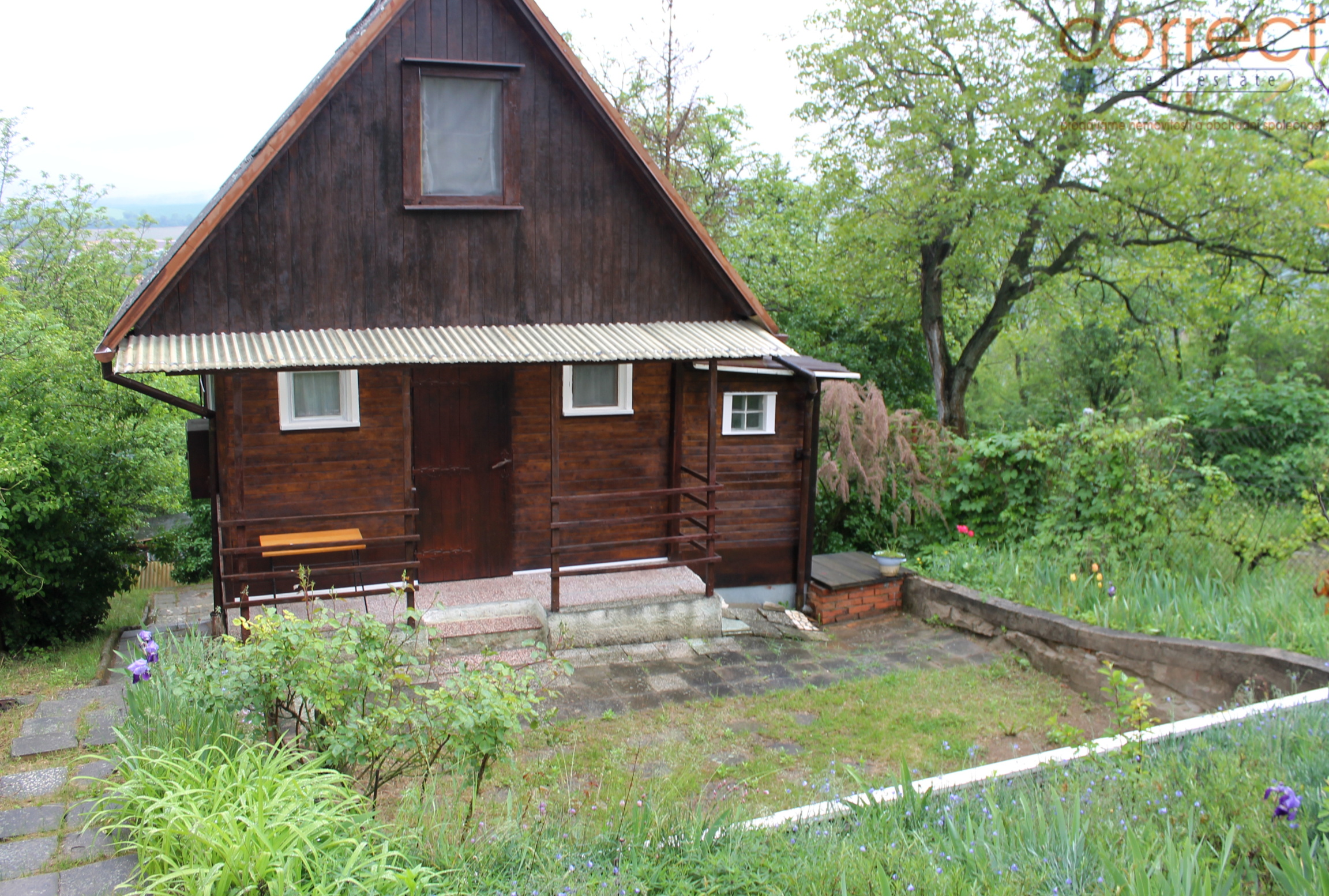 Prodej chaty c.p.1058m2 se zahradou Dolní Kounice
